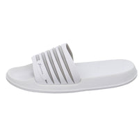 Sneakers Badelatsche